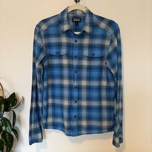 Patagonia Organic Cotton Blue Button Down Shirt XS